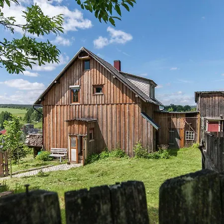 Detached Cozy Holiday With Spacious Garden, Balcony And Terrace Böhlen